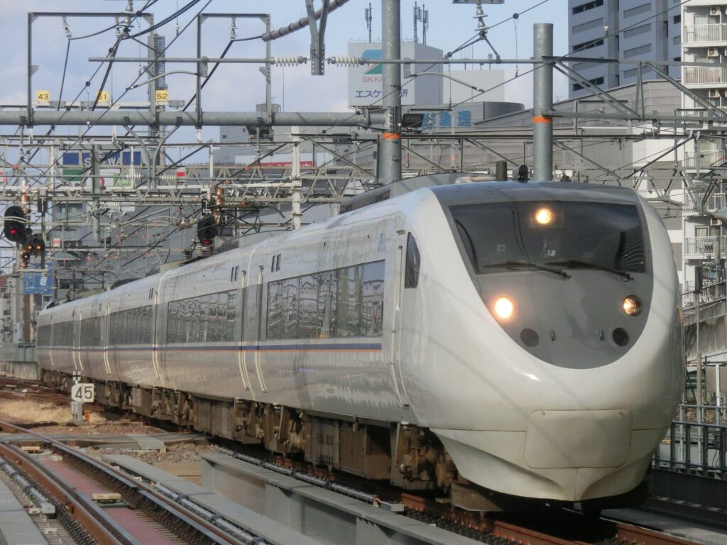 名古屋駅　写真　撮影　東海道本線　681系　しらさぎ　特急　5番線